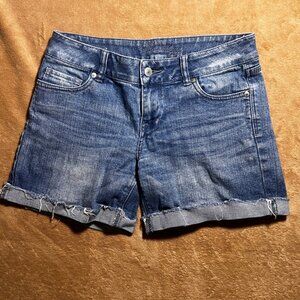dELiA's Bailey Women 5/6 Cuffed Stretch‎ Distressed Blue Denim Shorts (N)